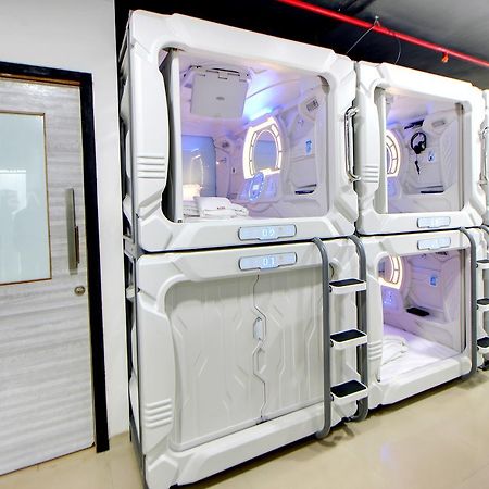 Hotel Astropods Airport, Mumbai. エクステリア 写真